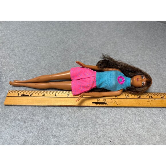 1999 Mattel Barbie Doll with Blue Top & Pink Flower Shorts - Picture 6 of 6